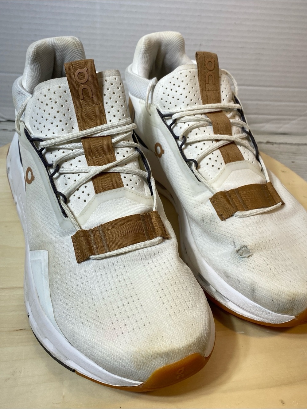 On Cloud Running Shoes Men's Size US 9 / White/Tan Performance Sneakers - Picture 8 of 10